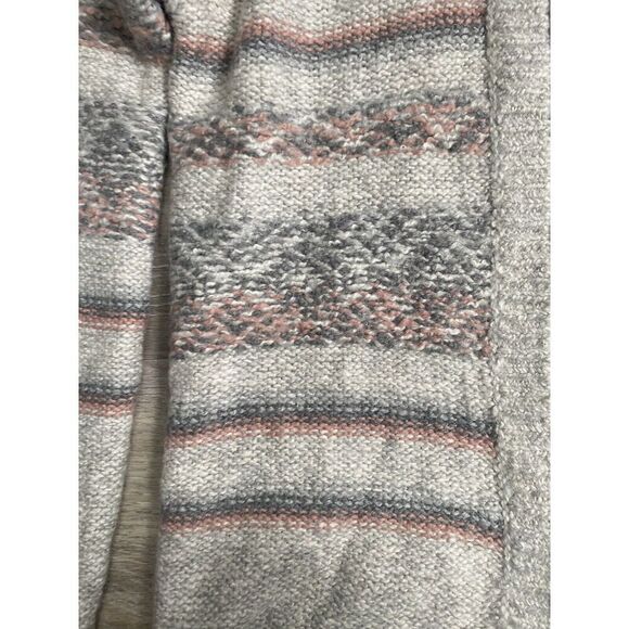 Abercrombie Kids Soft White Knit Long Sleeve Cardigan With   Hood 11/12 girls - Picture 3 of 8